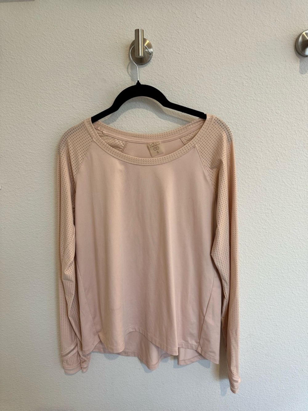 CALIA by Carrie Underwood Long-Sleeve Perforated Sleeve Top in Blush Pink
